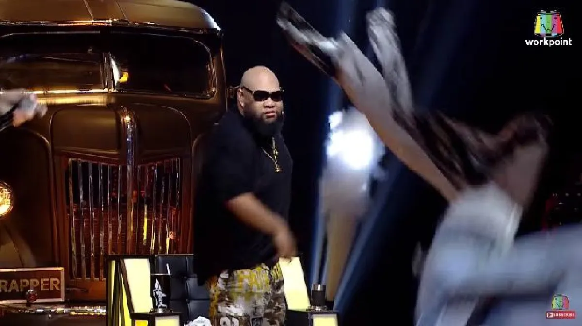 ไอซ์ อภิษฎา โชว์สเต็ปเซ็กซี่เบาๆ ทำเอาหนุ่มๆโยนของแย่งกันดุเดือด (คลิป)