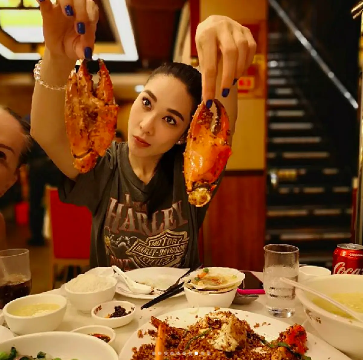 “พลอย เฌอมาลย์” ควงแขน “แม่แหม่ม" จัดเต็มวันเดย์ทริปที่ฮ่องกง!