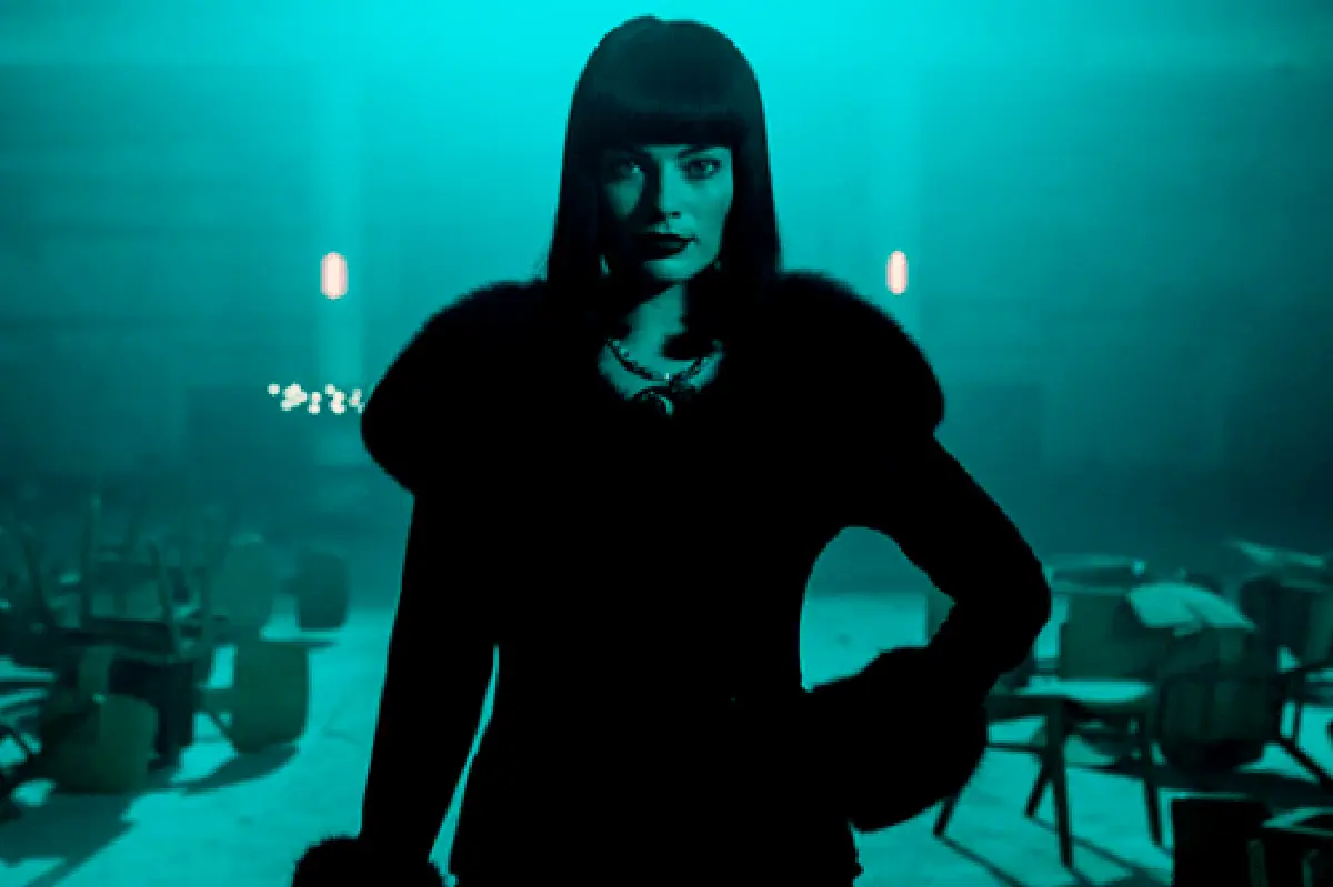 มาร์โกต์ ร็อบบี้ สาวปริศนาที่พกพาอันตรายมาทุกย่างก้าว