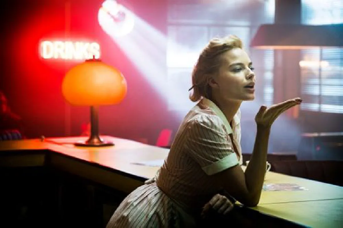 มาร์โกต์ ร็อบบี้ สาวปริศนาที่พกพาอันตรายมาทุกย่างก้าว