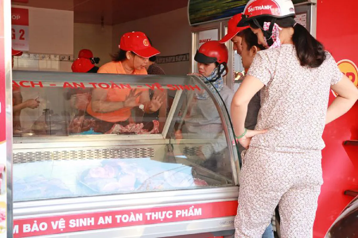 "เถ้าแก่เนื้อหมูตู้เย็นชุมชน" อาชีพใหม่ของชาวเวียดนาม