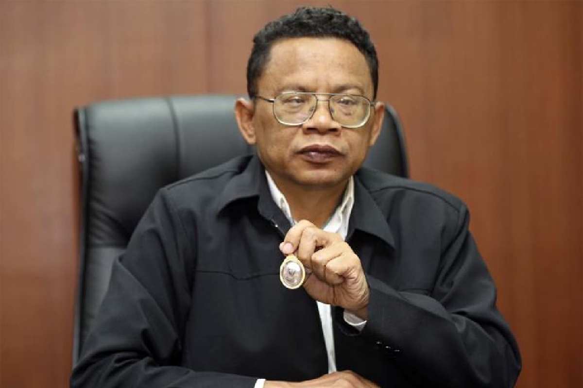 คล้องพระชีวิตดี ผอ.เขตจตุจักร คล้องพระชีวิตดี ผอ.เขตจตุจักร