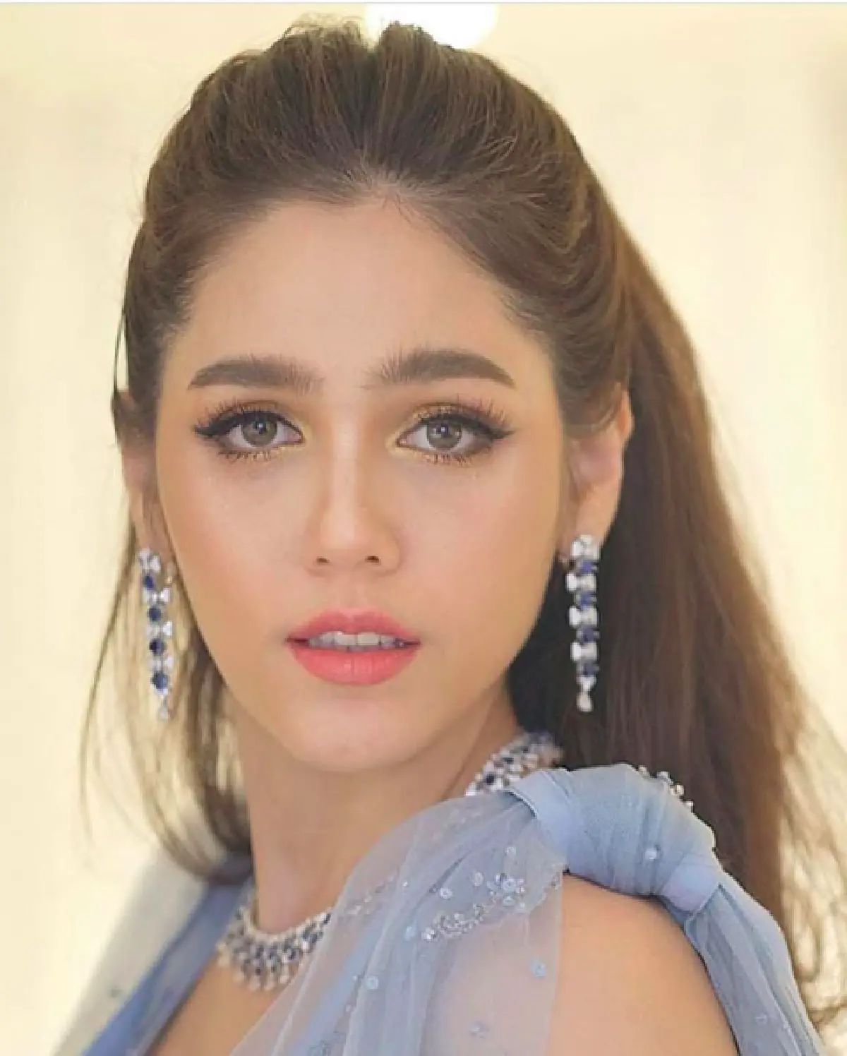 ไม่ต้องพูดเยอะ! “ชมพู่ อารยา” กับแฟชั่นสุดหรู 2 ลุคสุดท้ายทิ้งทวนเมืองคานส์ 2018