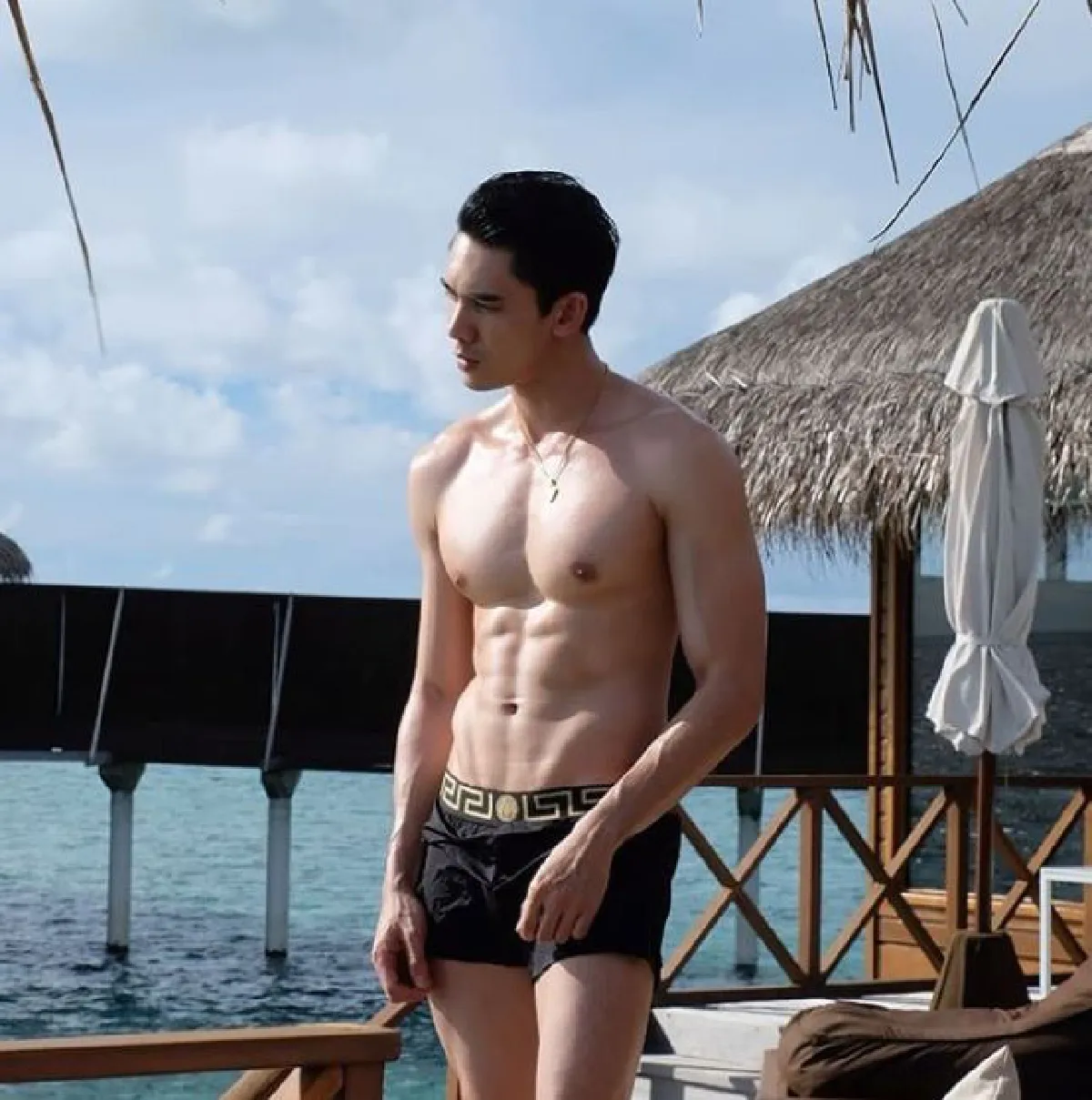 ทริปนี้เสื้อไม่จำเป็น! ป๊อบ คำเกษม อวดหุ่นแซ่บเซ็ตใหญ่..ยิ่งกว่าถ่ายแบบ