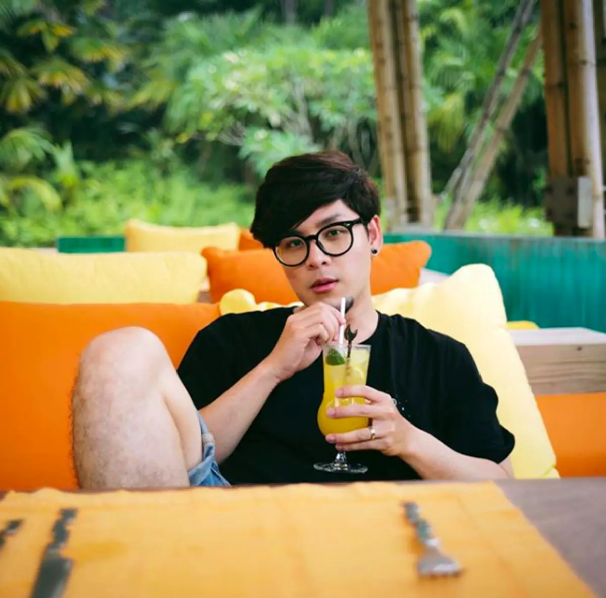 “ทอม อิศรา” พา “ฟิล์ม” ติดเกาะกัน 2 คน พร้อมเผยข้อความสุดโรแมนติก