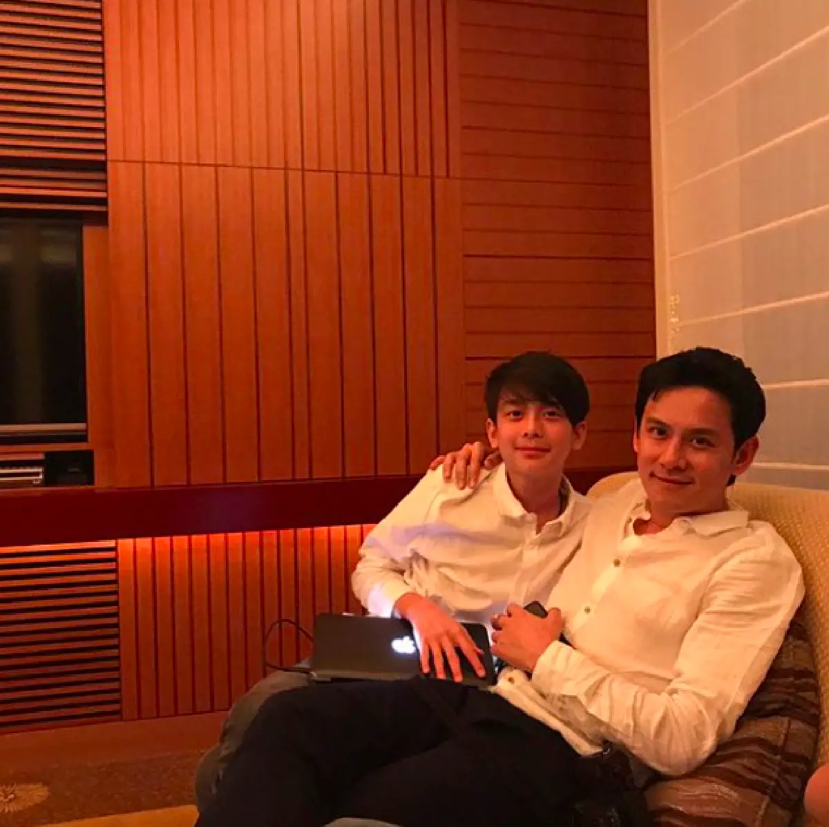 10 ภาพ พ่อลูกสุดหล่อ “ฟลุค-อชิ” ที่ความหล่อนั้นกินกันไม่ลงจริงๆ