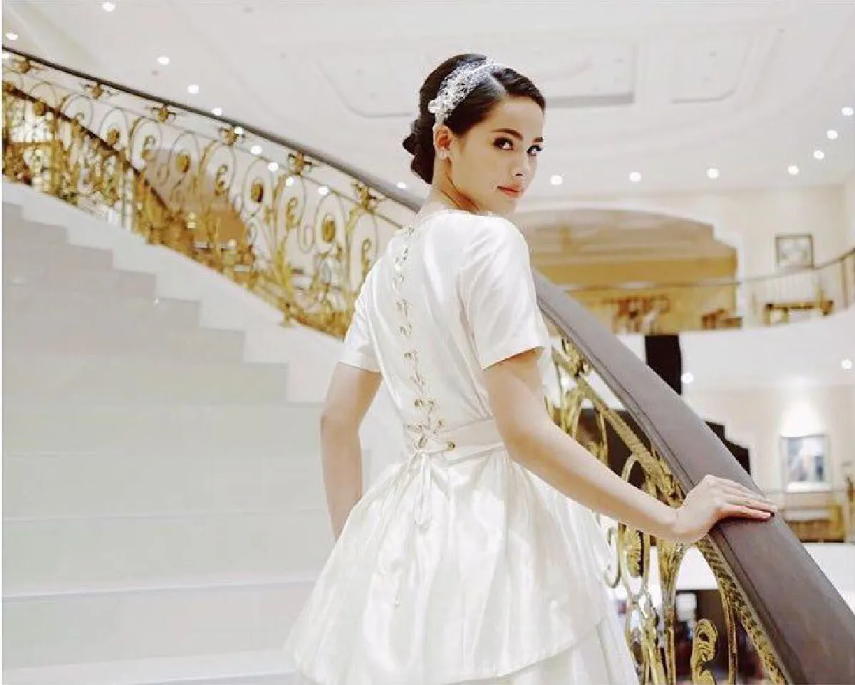 คอสตูมดีจริง! ญาญ่า อุรัสยา สวยสง่าทุกลุคสมบทบาทเจ้าหญิงในละครลิขิตรัก