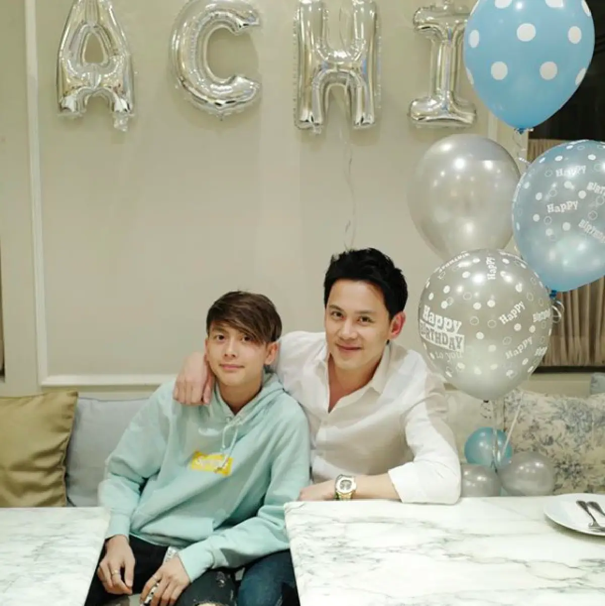 10 ภาพ พ่อลูกสุดหล่อ “ฟลุค-อชิ” ที่ความหล่อนั้นกินกันไม่ลงจริงๆ