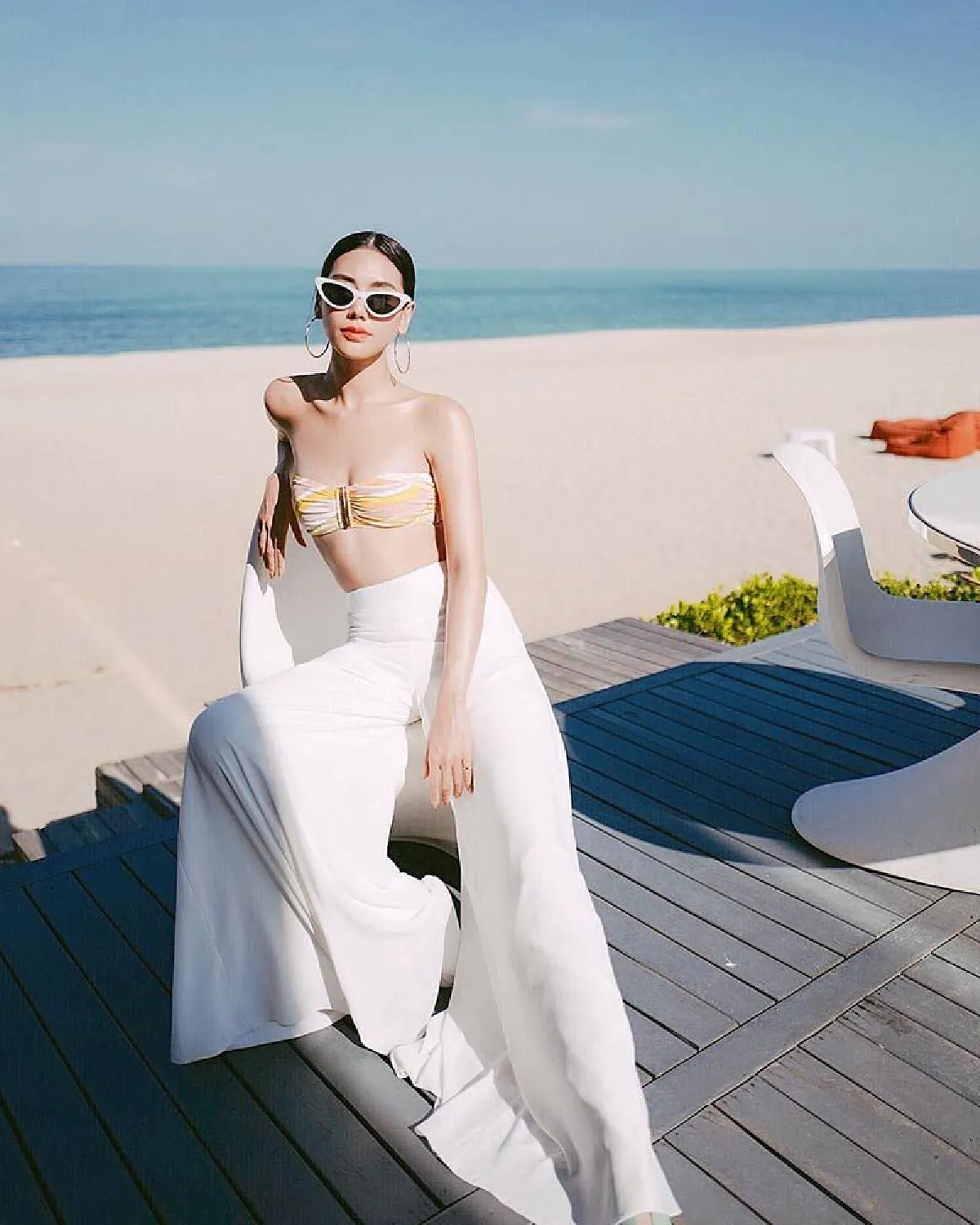 ดาว พิมพ์ทอง นุ่งบิกินี่โชว์เซ็กซี่เบาๆ ทำเอาหนุ่มๆเห็นแล้วใจเต้นแรง