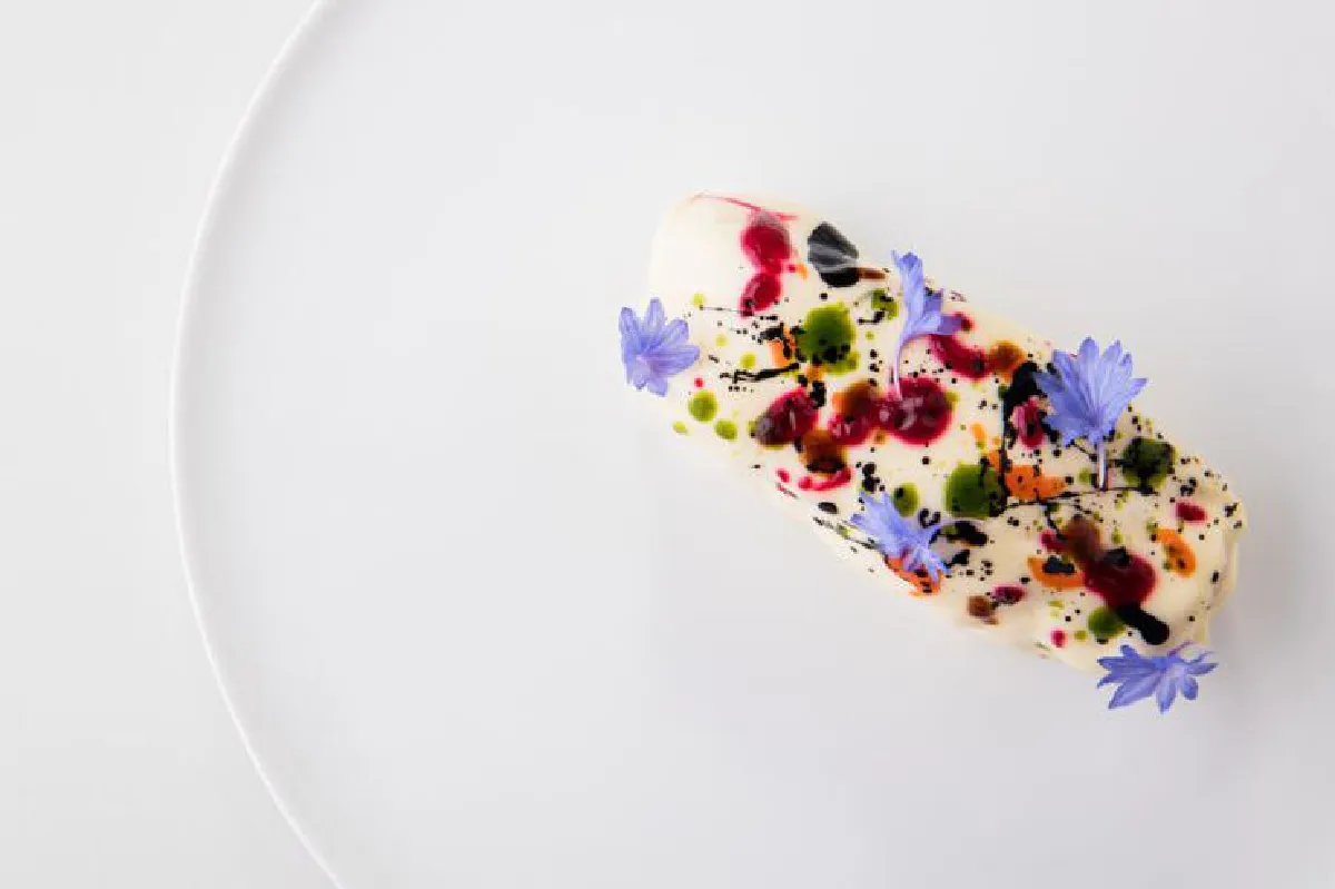 มื้อค่ำสุดหรูโดย เชฟ ซาง ฮุน เดครัมเบรอ ณ ห้องอาหาร เดอะ รีเฟล็กซ์ชั่นส์