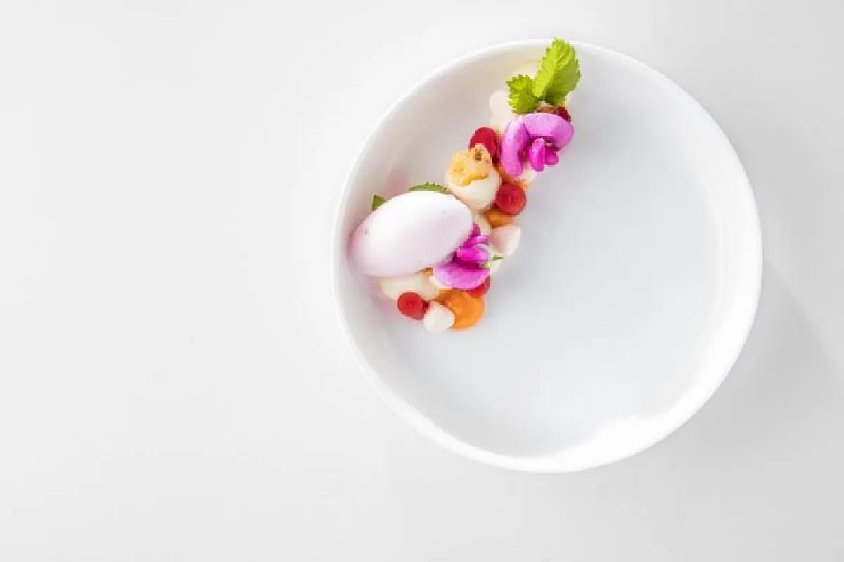 มื้อค่ำสุดหรูโดย เชฟ ซาง ฮุน เดครัมเบรอ ณ ห้องอาหาร เดอะ รีเฟล็กซ์ชั่นส์