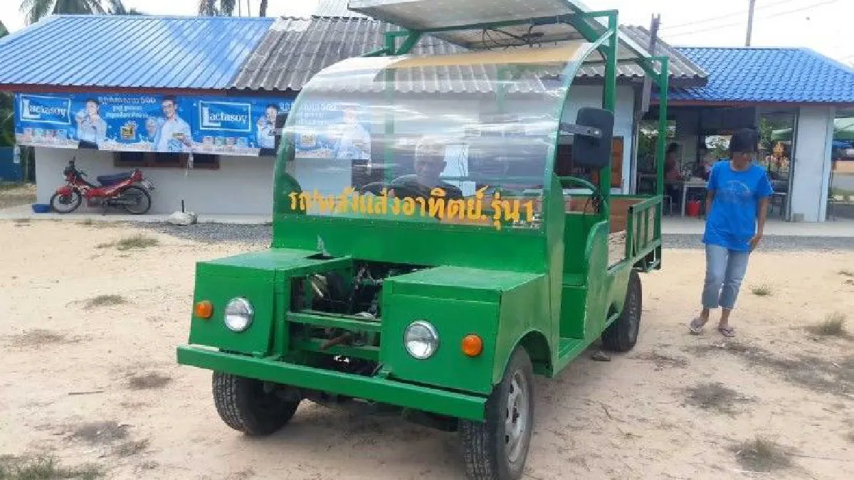 ครูสุรินทร์เจ๋งประดิษฐ์รถพลังแสงอาทิตย์ใช้ในหมู่บ้าน