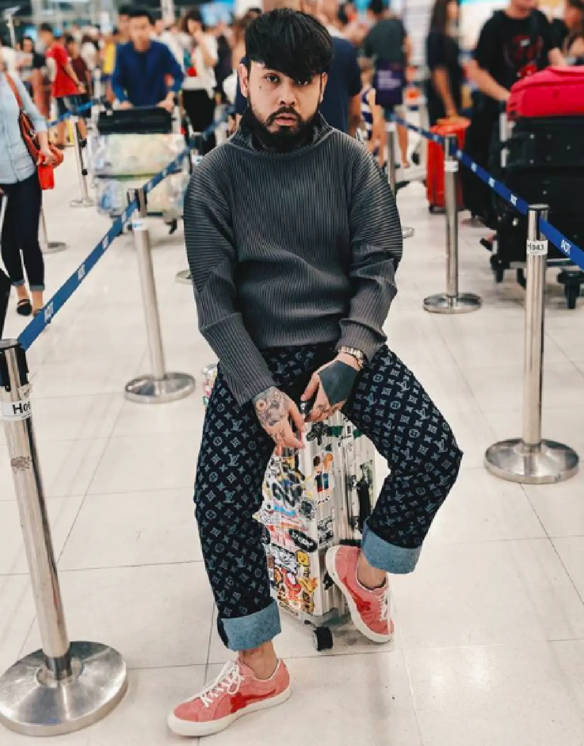 ส่องภาพภายใต้แว่นดำของ 4 แร็ปเปอร์คนดัง “กอล์ฟ-ปู่จ๋าน-ทีเจ-โต้ง”