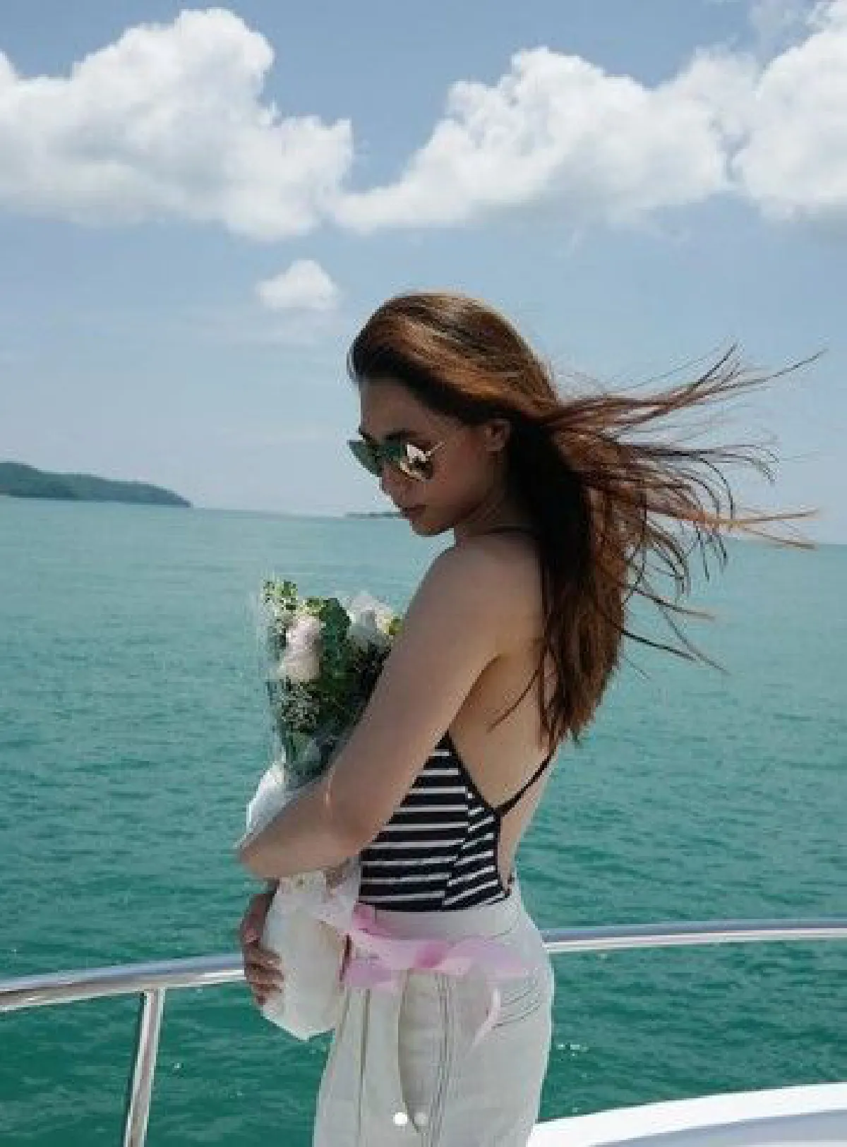 "เพลง ชนม์ทิดา" ควงแฟนหนุ่มทายาทยักษ์ใหญ่วงการก่อสร้างเที่ยวทะเล