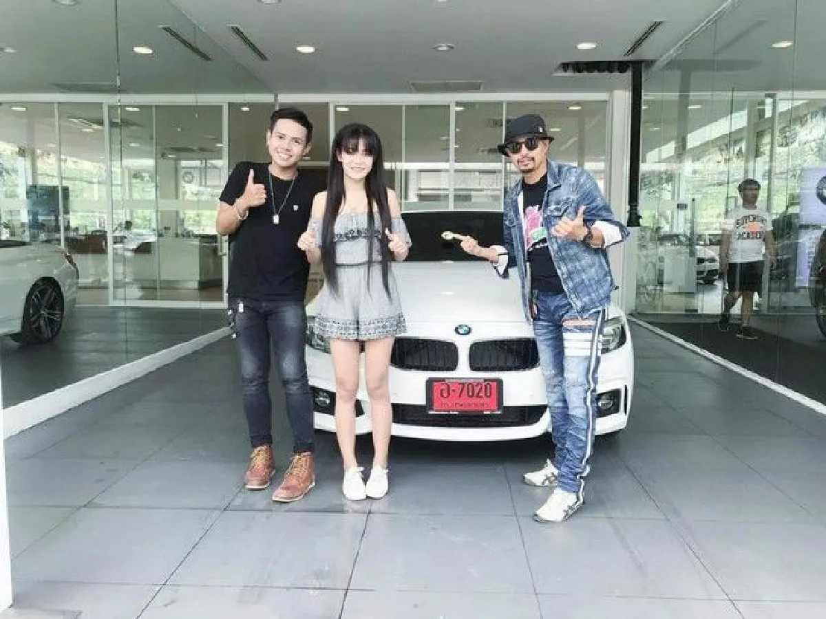 "ลำไย ไหทองคำ" ใช้เวลา 2 ปีจากขอค่าแท็กซี่คนอื่นกลับบ้านสู่เจ้าของ BMW 4.4 ล้าน