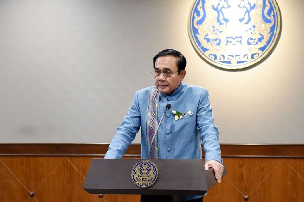 "บิ๊กตู่" ลั่น เลือกตั้งไม่มีเร็วกว่าต้นปี 62 ขู่ใช้กม.จัดการม็อบ "บิ๊กตู่" ลั่น เลือกตั้งไม่มีเร็วกว่าต้นปี 62 ขู่ใช้กม.จัดการม็อบ