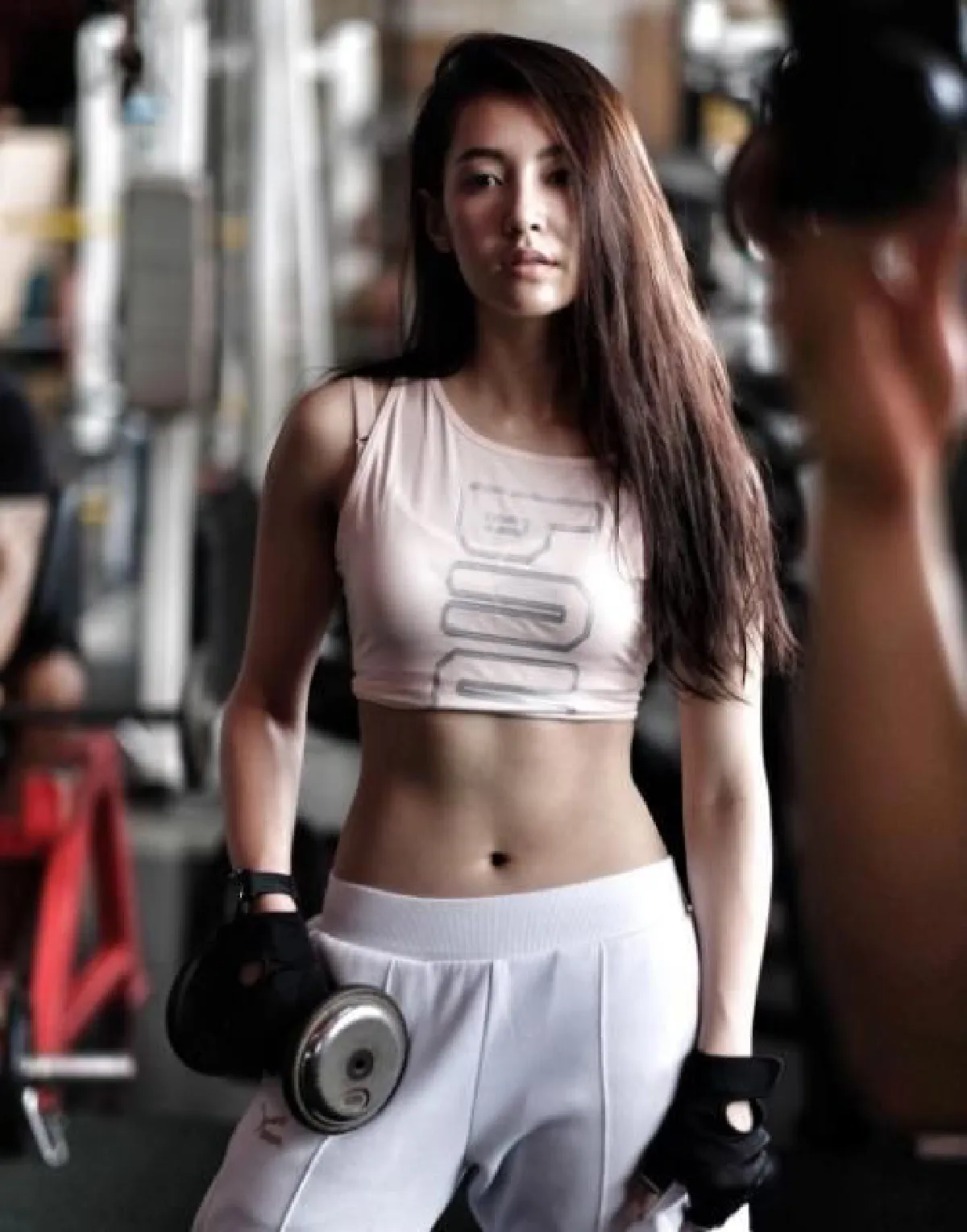 คอมเม้นต์แรกจาก พี่เวียร์ หลัง เบลล่า ลงรูปในชุดออกกำลังกาย