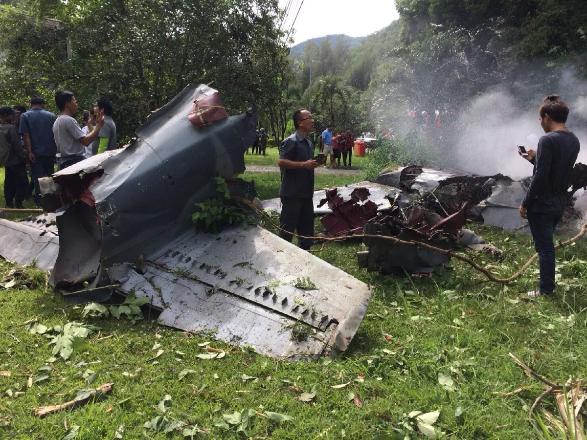 เครื่องบินซ้อมรบตกทหารตาย1เจ็บ1-ทอ.ตั้งกก.สอบหาสาเหตุ