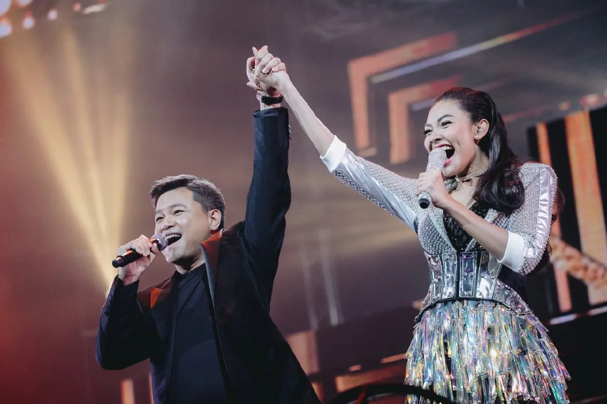 แซ่บปั๊วะ..คุ้มค่าที่รอมา 10 ปี! แก้ม วิชญาณี อีกหนึ่งคอนเสิร์ตที่ดีที่สุดของเมืองไทย