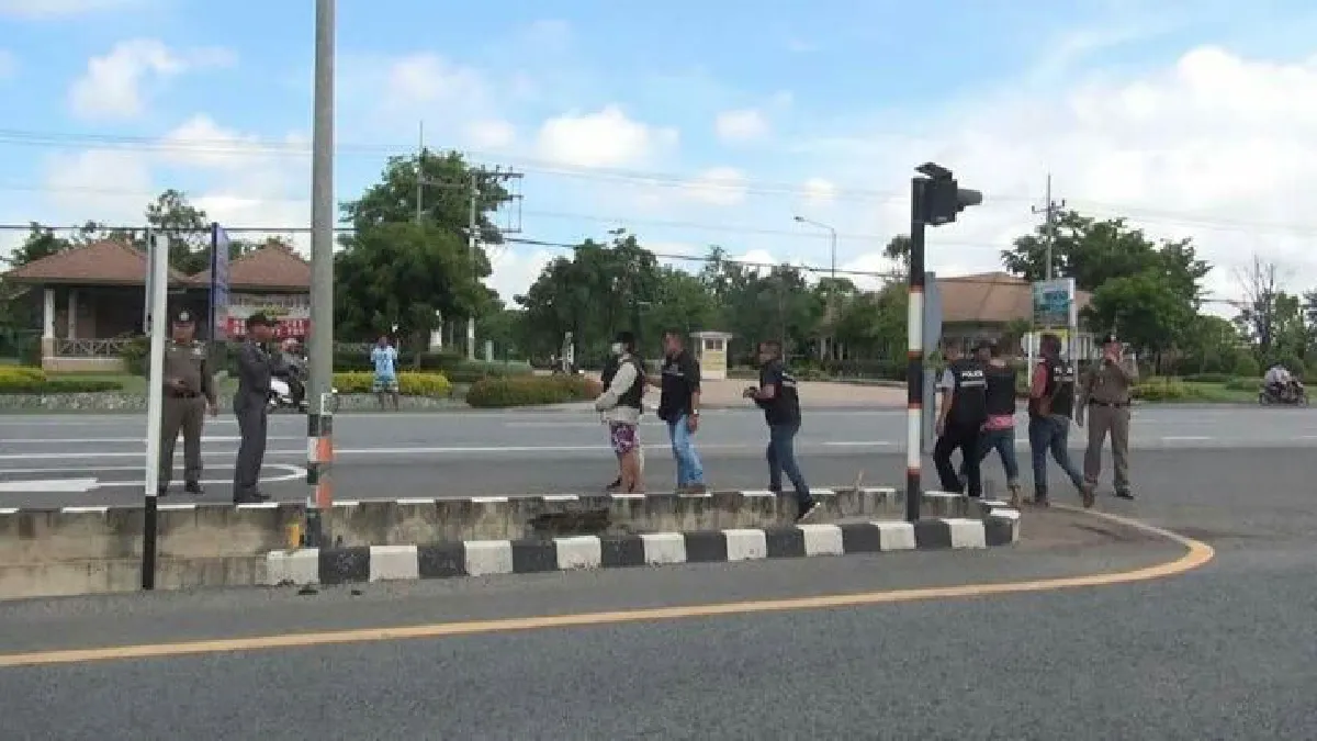 ตำรวจคุม2ผัวเมียชิงรถเก๋งสาวใจดีช่วยลูกป่วยส่งรพ.