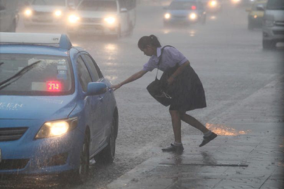 ทั่วไทยฝนตกหนัก ลมแรงบางแห่ง กทม.70% ทั่วไทยฝนตกหนัก ลมแรงบางแห่ง กทม.70%