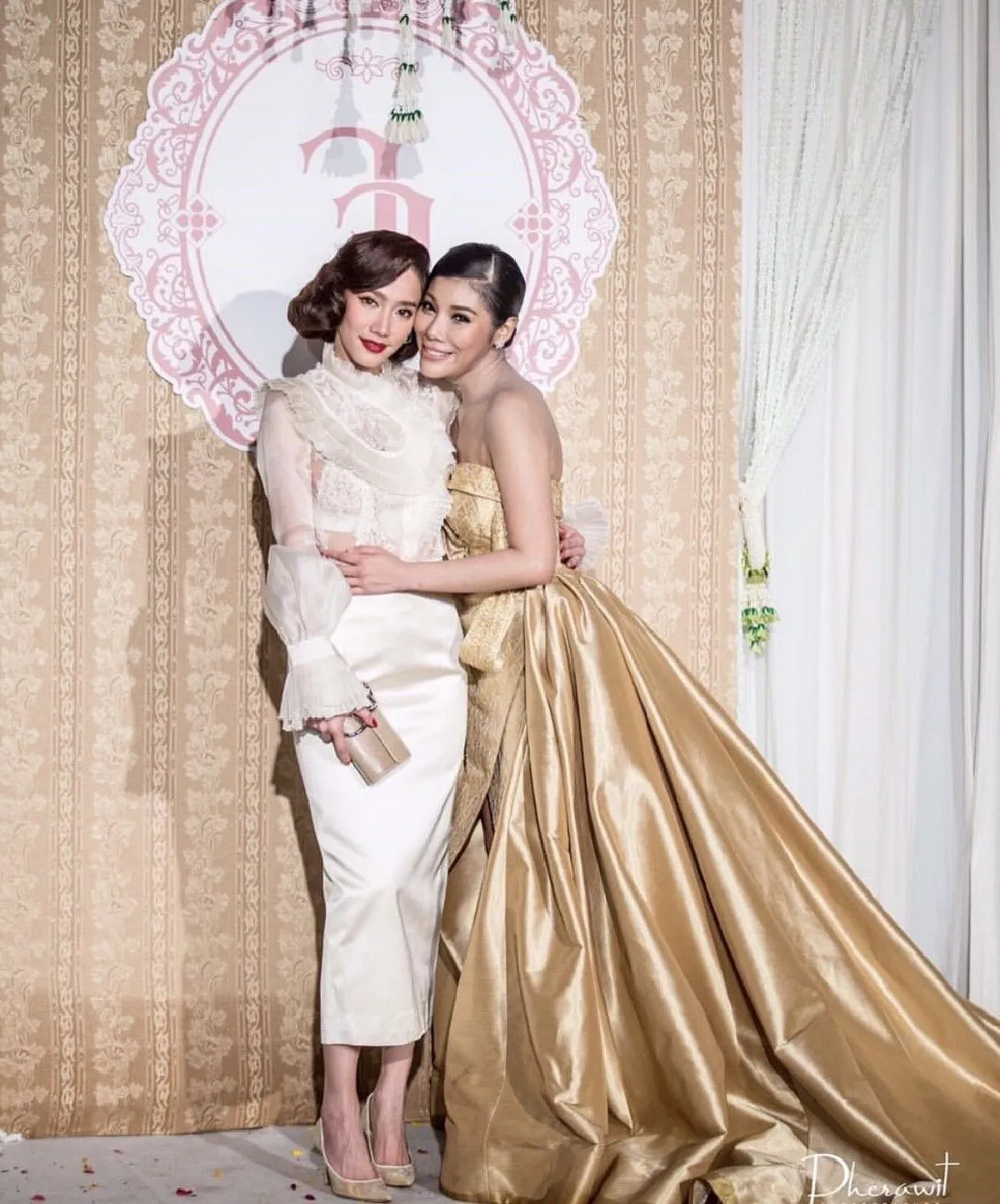 งดงามมาก! อั้ม พัชราภา แต่งสวยในธีมไทยนิยมเป๊ะปังหัวจรดเท้า