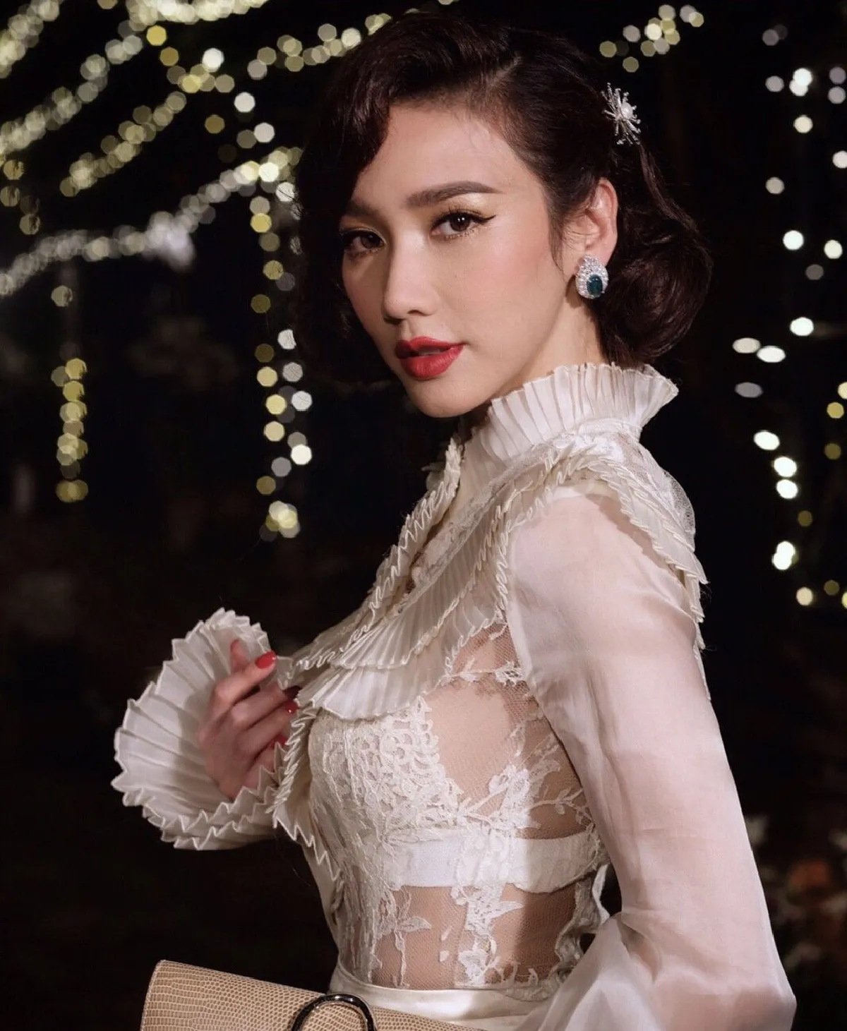 งดงามมาก! อั้ม พัชราภา แต่งสวยในธีมไทยนิยมเป๊ะปังหัวจรดเท้า