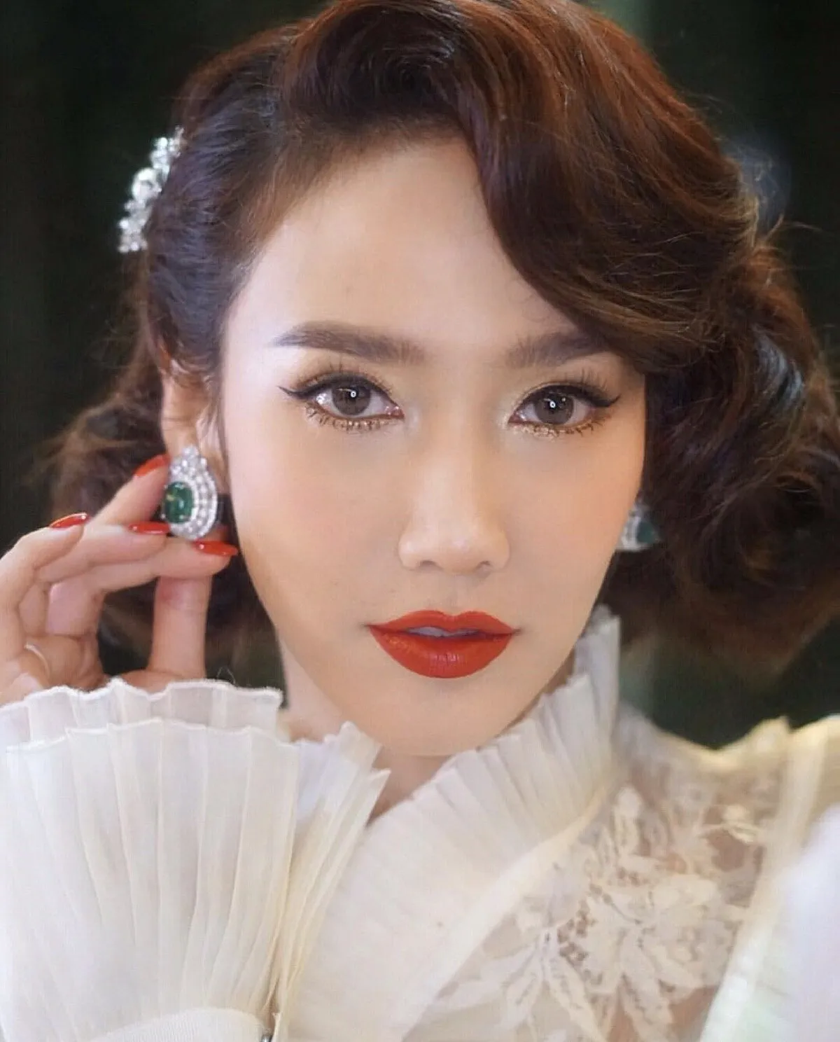 งดงามมาก! อั้ม พัชราภา แต่งสวยในธีมไทยนิยมเป๊ะปังหัวจรดเท้า