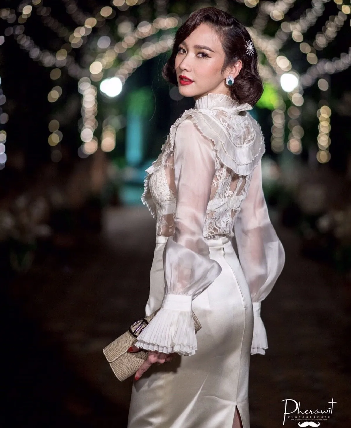 งดงามมาก! อั้ม พัชราภา แต่งสวยในธีมไทยนิยมเป๊ะปังหัวจรดเท้า