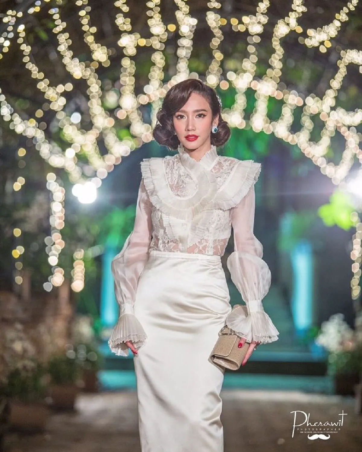 งดงามมาก! อั้ม พัชราภา แต่งสวยในธีมไทยนิยมเป๊ะปังหัวจรดเท้า