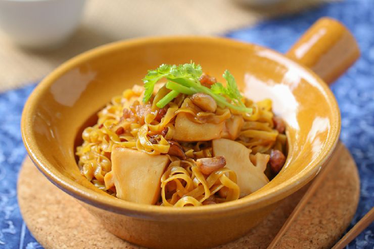 อบ อบ อร่อย บะหมี่เปาะอบเป๋าฮื้อ อบ อบ อร่อย บะหมี่เปาะอบเป๋าฮื้อ