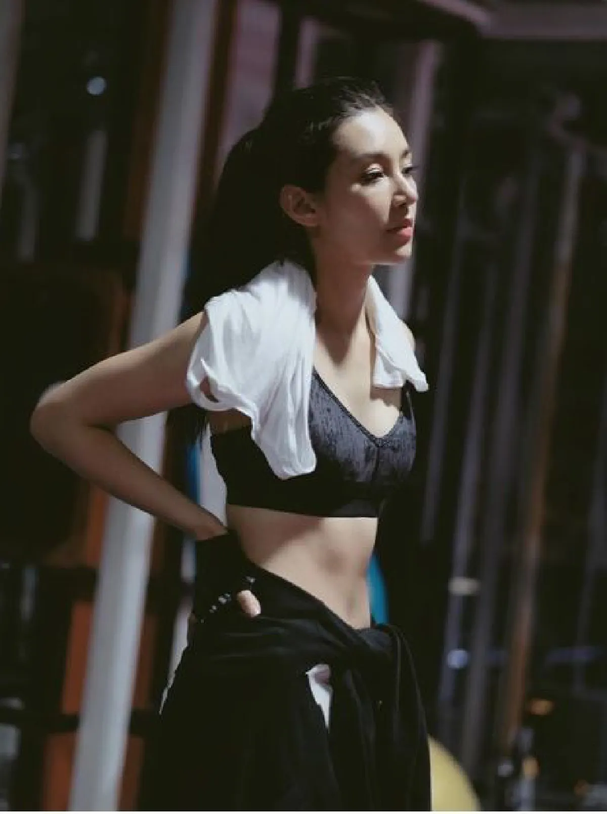 เบลล่า ราณี นางเอกฮอตแห่งปี! กับลีลาโพสแซ่บๆในชุดออกกำลังกาย