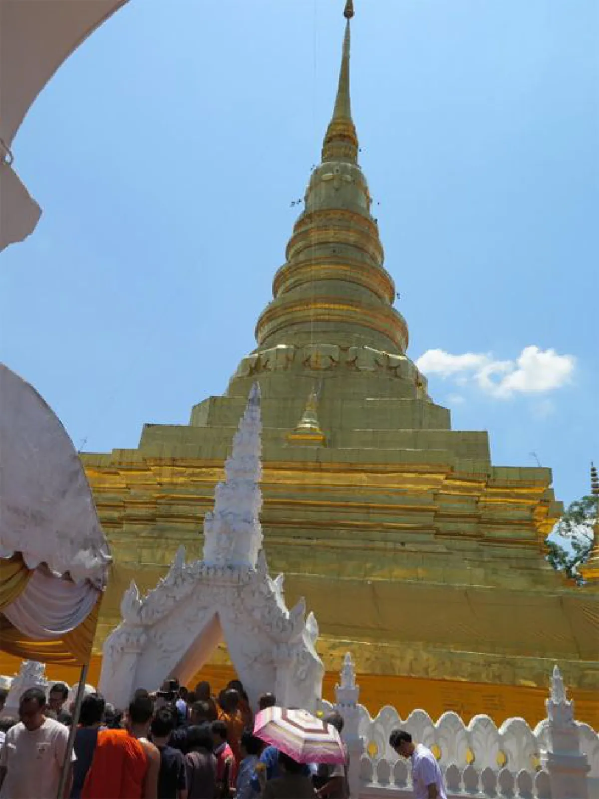 เชิญไหว้พระธาตุเมืองเหนือ ช่วงวันวิสาขบูชา