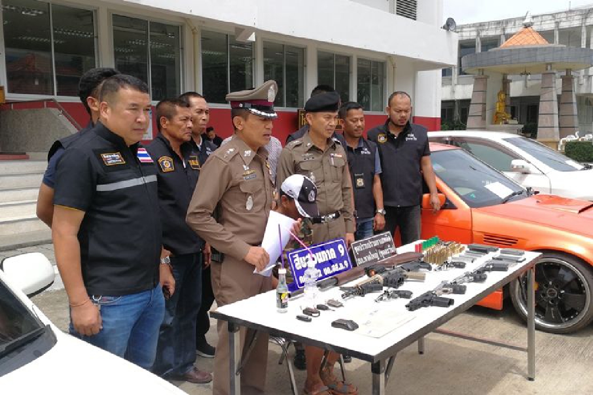 ตำรวจรวบนายทุนปล่อยเงินกู้นอกระบบเมายาเคเสพไอซ์ ตำรวจรวบนายทุนปล่อยเงินกู้นอกระบบเมายาเคเสพไอซ์