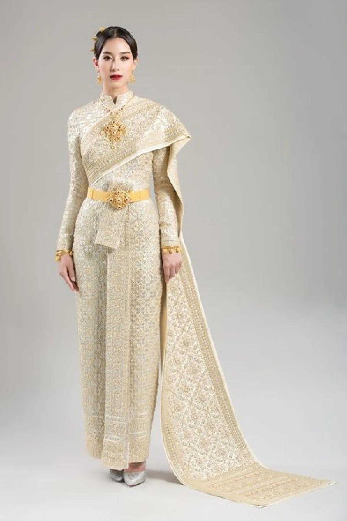 ชุดไทยยุคใหม่ ความภูมิใจที่แสนสวยงามของเจ้าสาวทุกคน