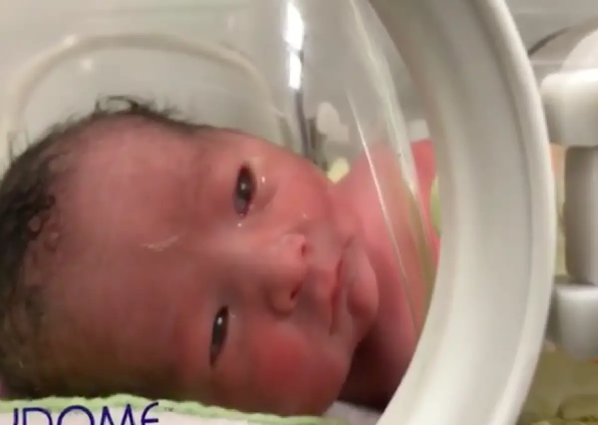 เหมือนพ่อเป๊ะๆ เผยโฉม “น้องมิก้า" ลูกชายคนแรกของ “เรย์-แหม่ม”