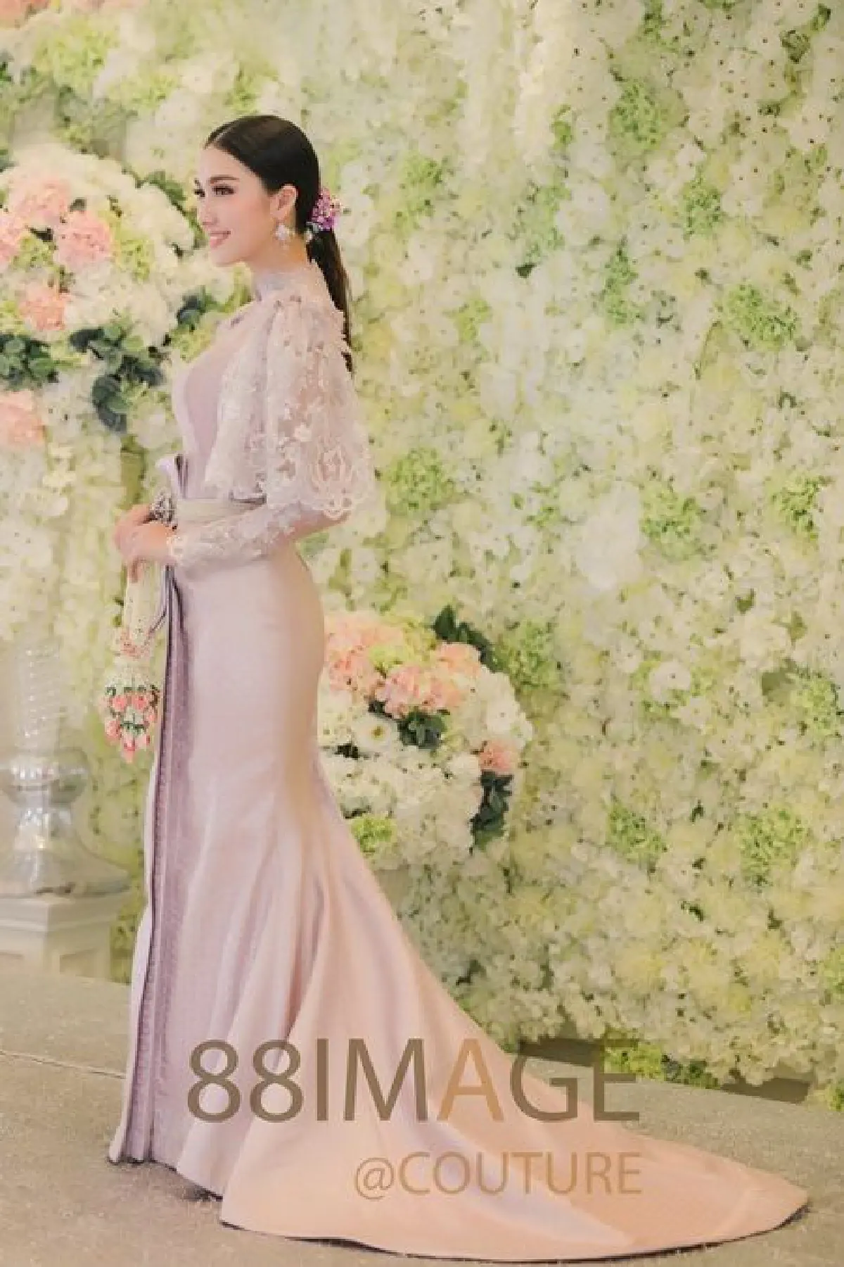 ชุดไทยยุคใหม่ ความภูมิใจที่แสนสวยงามของเจ้าสาวทุกคน