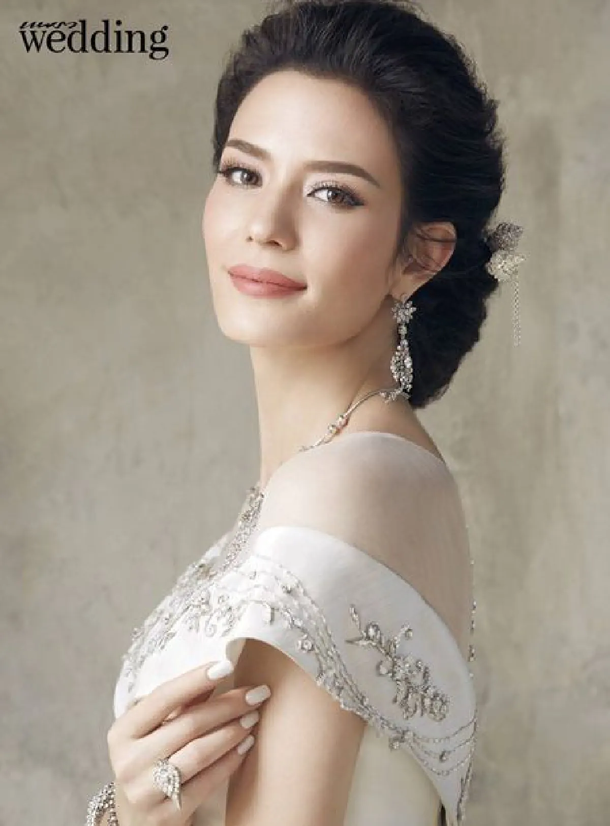 ชุดไทยยุคใหม่ ความภูมิใจที่แสนสวยงามของเจ้าสาวทุกคน