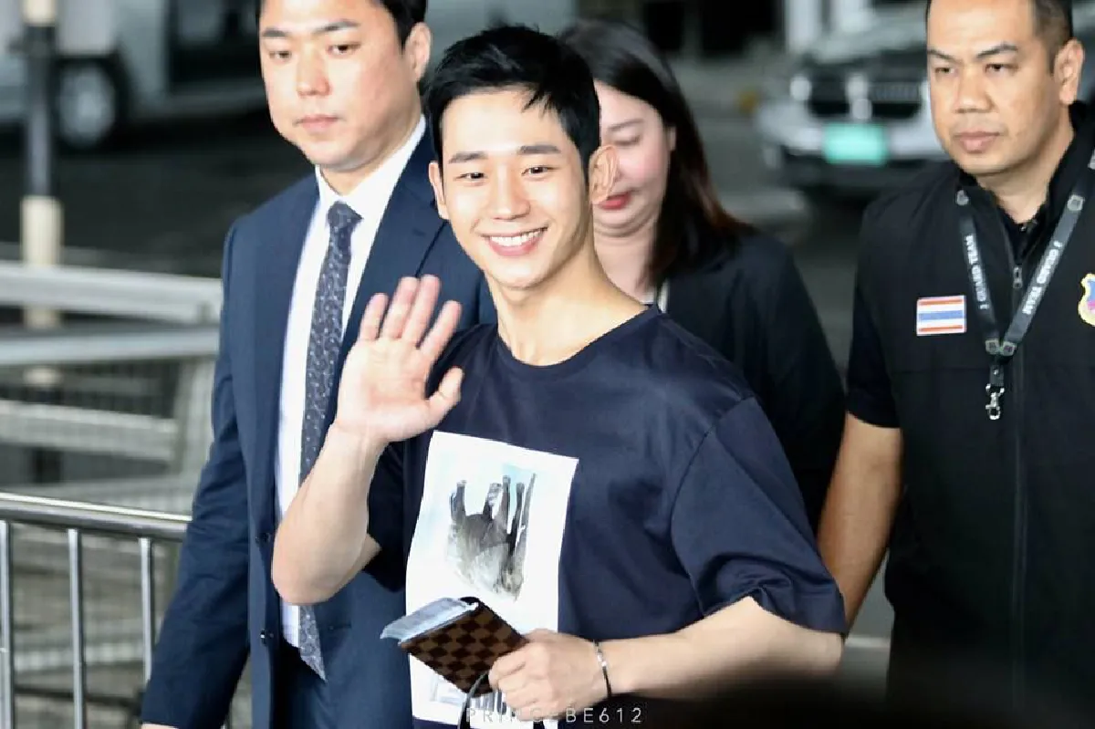 ถึงไทยแล้ว! จองแฮอิน พร้อมเสิร์ฟรอยยิ้มละลายหัวใจแฟนๆชาวไทย