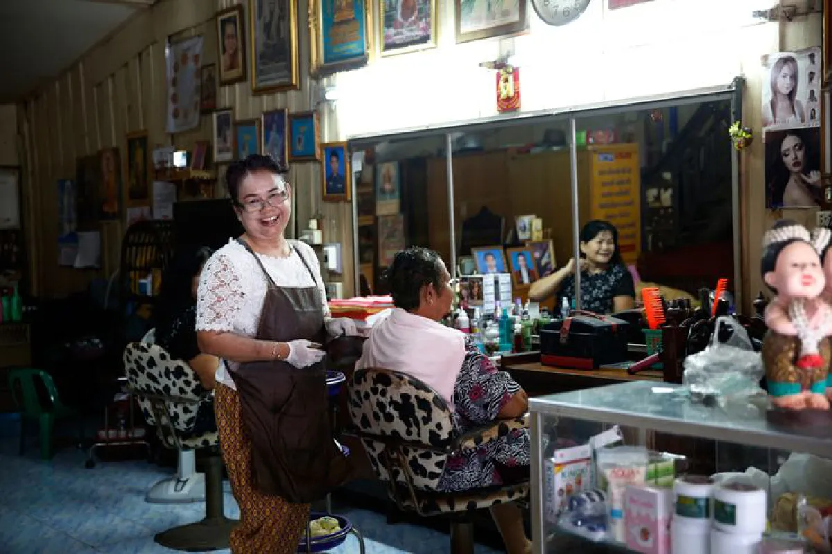 นั่งรถไฟจะไป ‘วังกรด’ เงียบสงบและเชื่องช้า