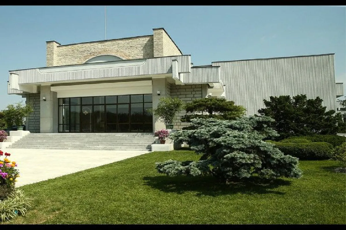 สื่อรัสเซียเผยภาพแรกคฤหาสน์สุดหรูท่านผู้นำคิมจองอึน