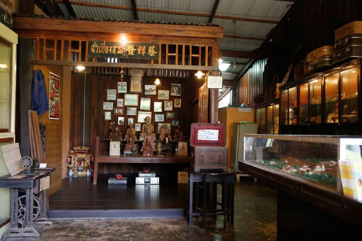 นั่งรถไฟจะไป ‘วังกรด’ เงียบสงบและเชื่องช้า