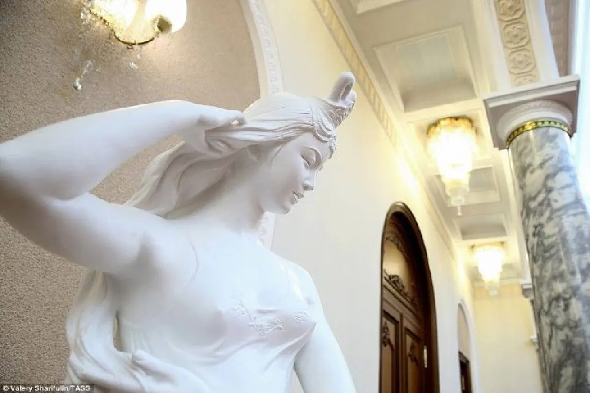 สื่อรัสเซียเผยภาพแรกคฤหาสน์สุดหรูท่านผู้นำคิมจองอึน