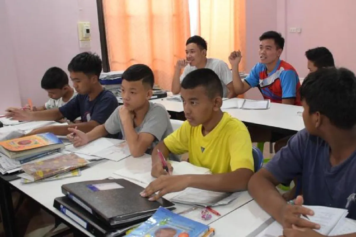 ผู้กองหนุ่มวางปืนคืนดาวสู่ดิน เปิดติวฟรีสานฝันเด็กบ้านนอก