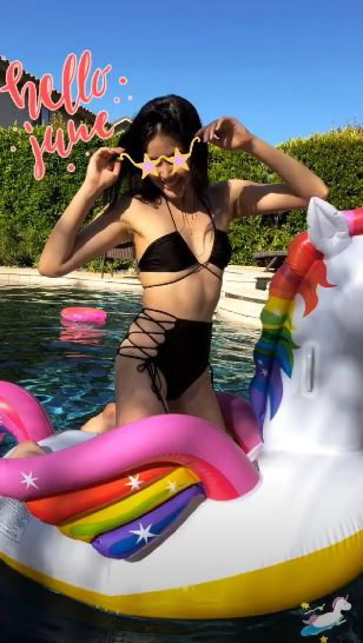 เซ็กซี่สมวัย “เจด้า” ลุกสาว “พ่อเจ” อวดหุ่นเป๊ะในบิกินีสีดำสุดแซ่บ