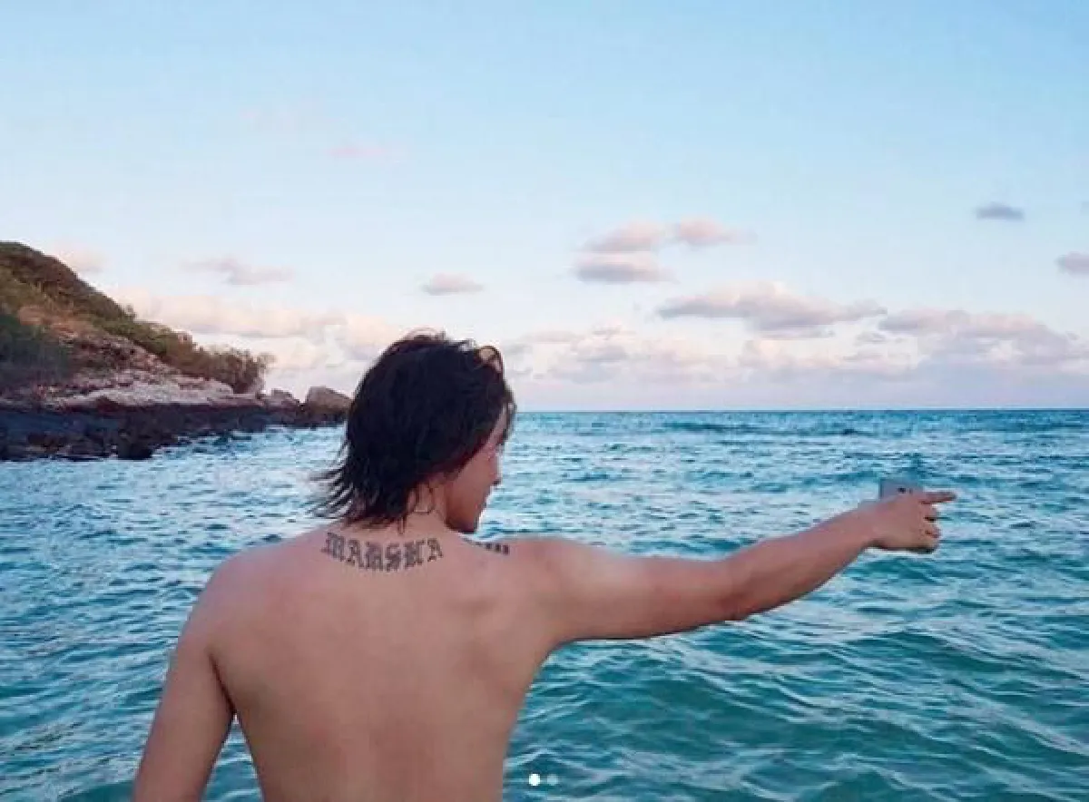 ไม่ได้หายไปไหน! มาช่า อัพเดทภาพลูกชาย กาย เที่ยวทะเลโชว์รอยสักสุดเท่