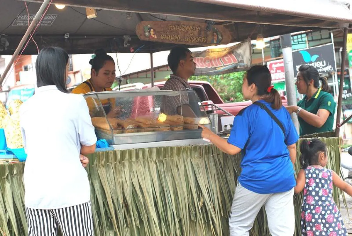 หนุ่มตรังคิดค้นขนมพื้นบ้านเมนูแปลก"ปอดควายทุเรียน"