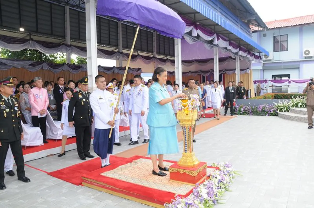 สมเด็จพระเทพรัตนราชสุดาฯเสด็จเปิดห้องสมุดในทัณฑสถานหญิง
