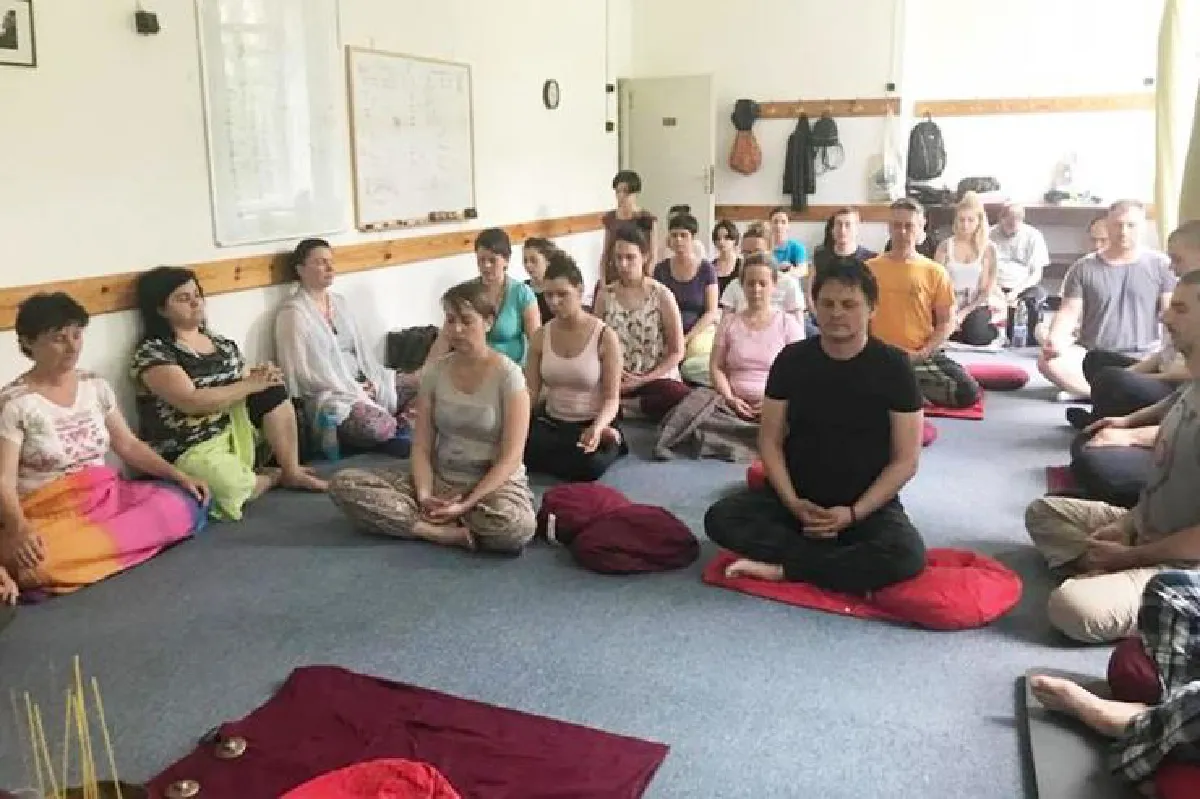 พม.สมบูรณ์ วุฑฺฒิกโร กับศาสนกิจสอนหนังสือที่ฮังการี