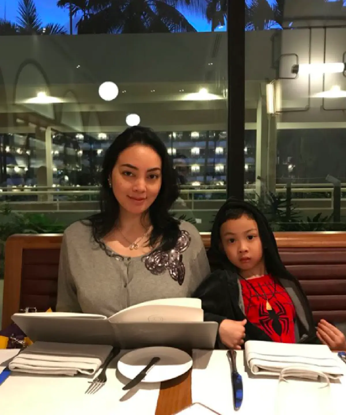 “แม่ตั๊ก” ไม่ขอเข้าข้าง"น้องข้าวหอม” หลังไปกวนเพื่อน จนถูกเพื่อนหยิก-จิก